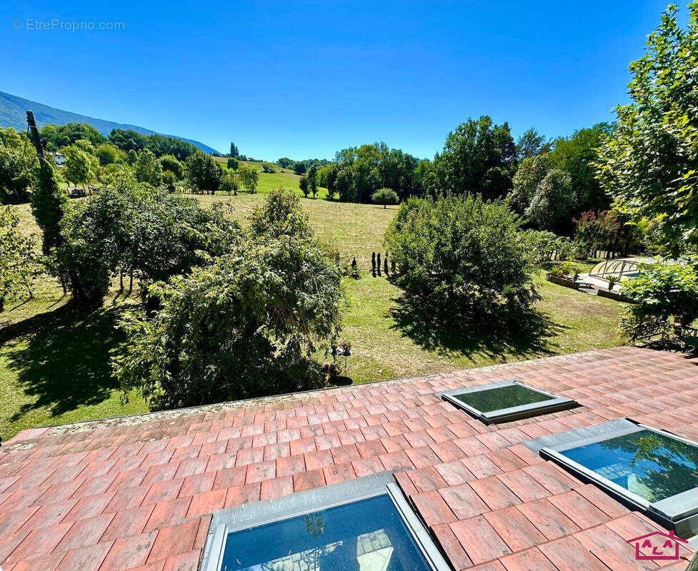 Maison à YENNE