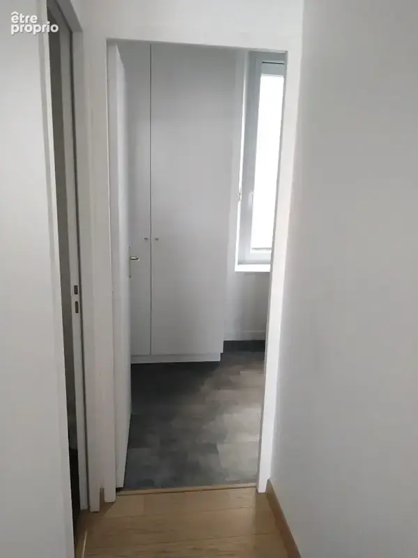 Cholet centre ville, appartement rénové 2 pièces, balcon et cave - photo 6