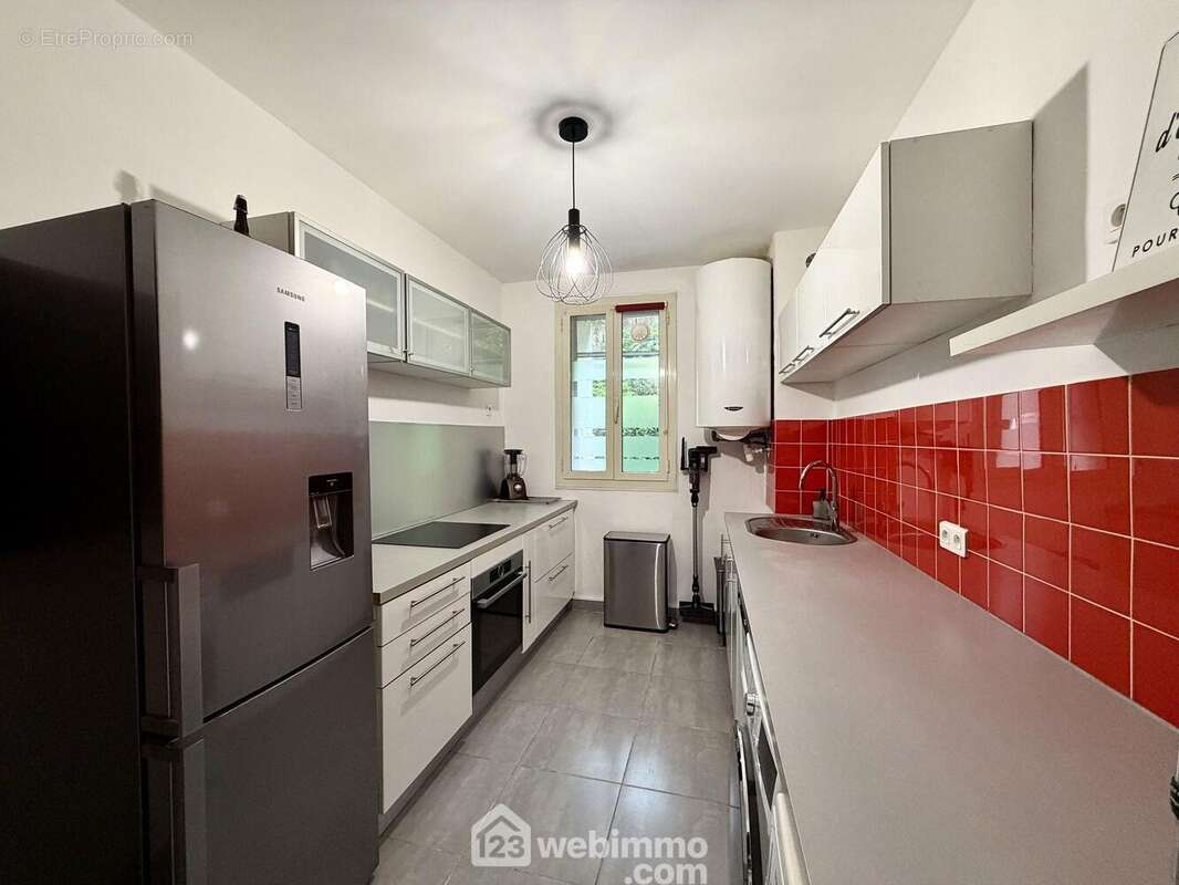 Cuisine équipée de 8,5m2 - Appartement à SAN-MARTINO-DI-LOTA