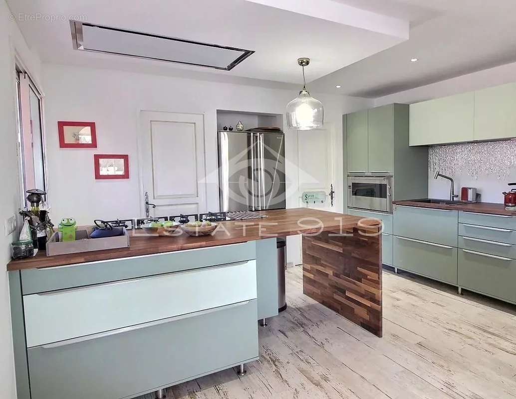 Maison à ROQUEFORT-LES-PINS