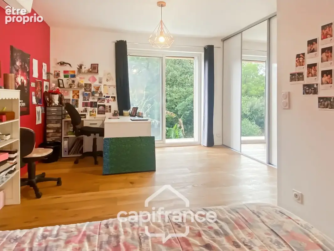 Maison à vendre 8 pièces CARQUEIRANNE (83) - Quartier Canebas - 6 chambres - 220 m2 habitable - Piscine - photo 15