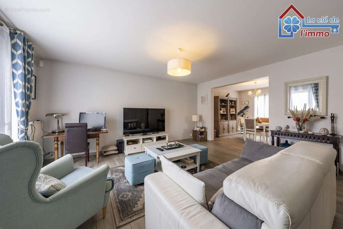 Maison à MOISSY-CRAMAYEL