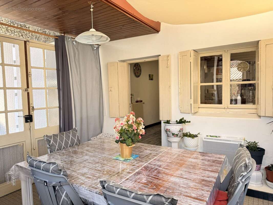 Maison 96 m² à Grezac  - photo 3