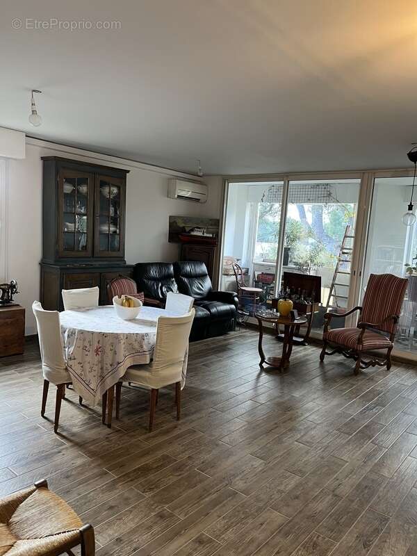 L'adresse idéale pour une vie de famille sereine : espace, terrasse, lumière, parc et commodités à pied - photo 7