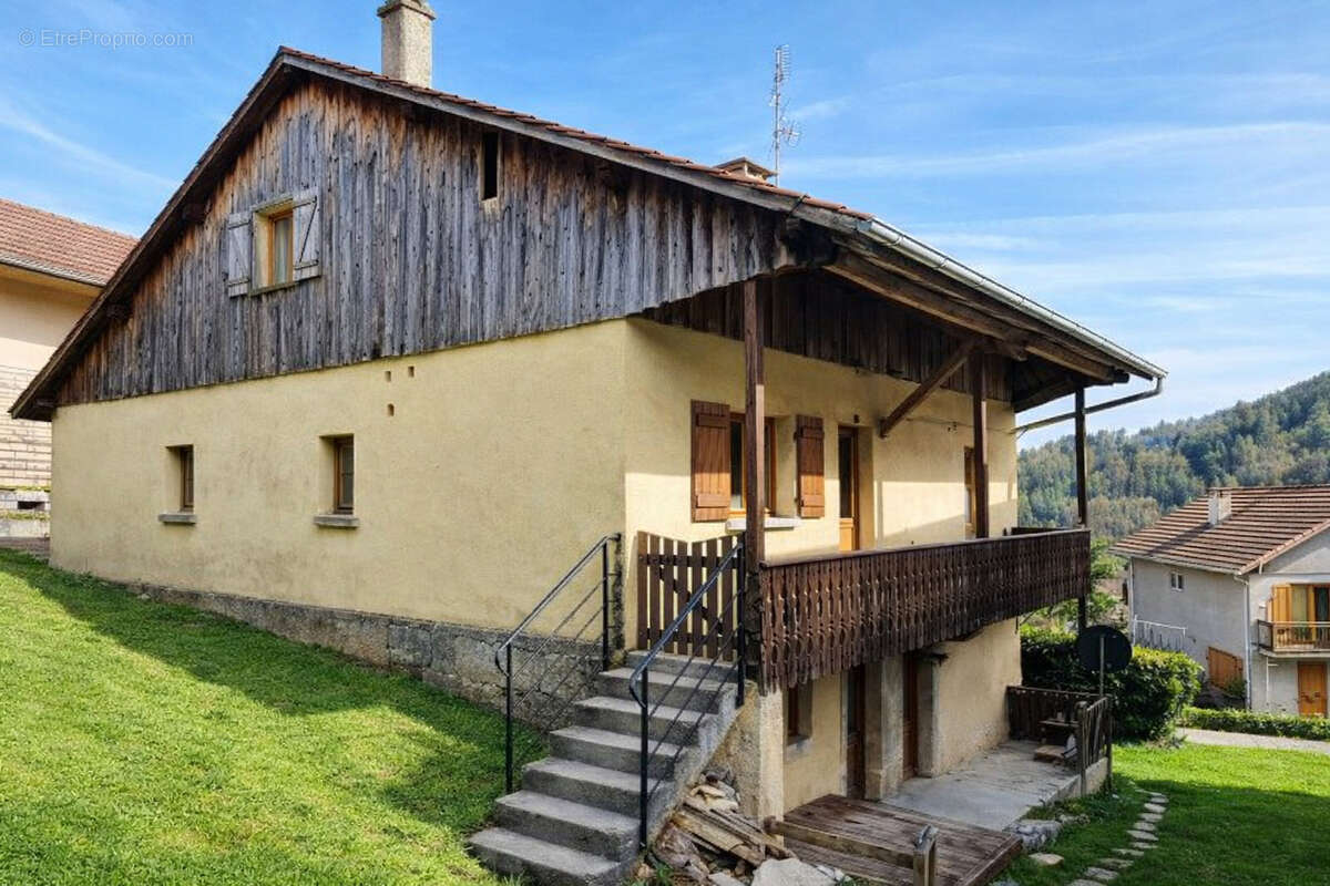 Appartement à ONNION