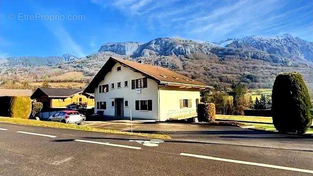 Maison 242 m² à Mieussy  - photo 2