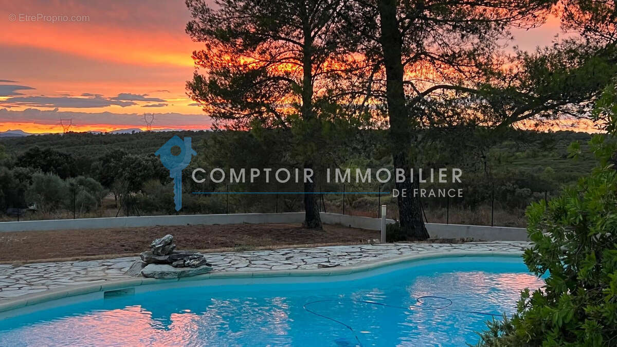 Village en peripherie d'uzes : villa 4 chambres avec piscine et grand terrain - photo 4