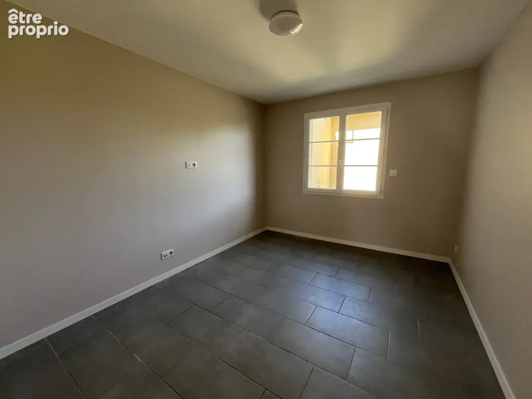 Maison contemporaine de 2011 de 169 M2 avec piscine sur 2707 M2 - photo 18
