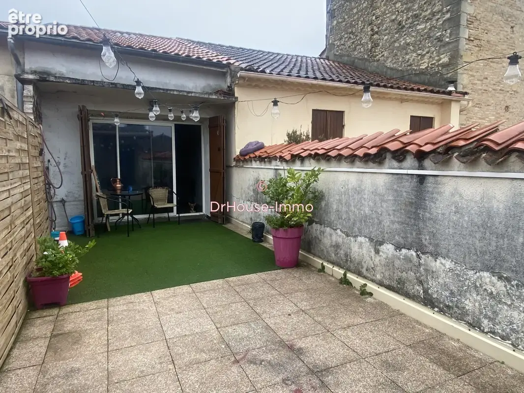 Appartement 8 pièces 526 m² à vendre à Lesparre-Medoc (33340) - photo 1