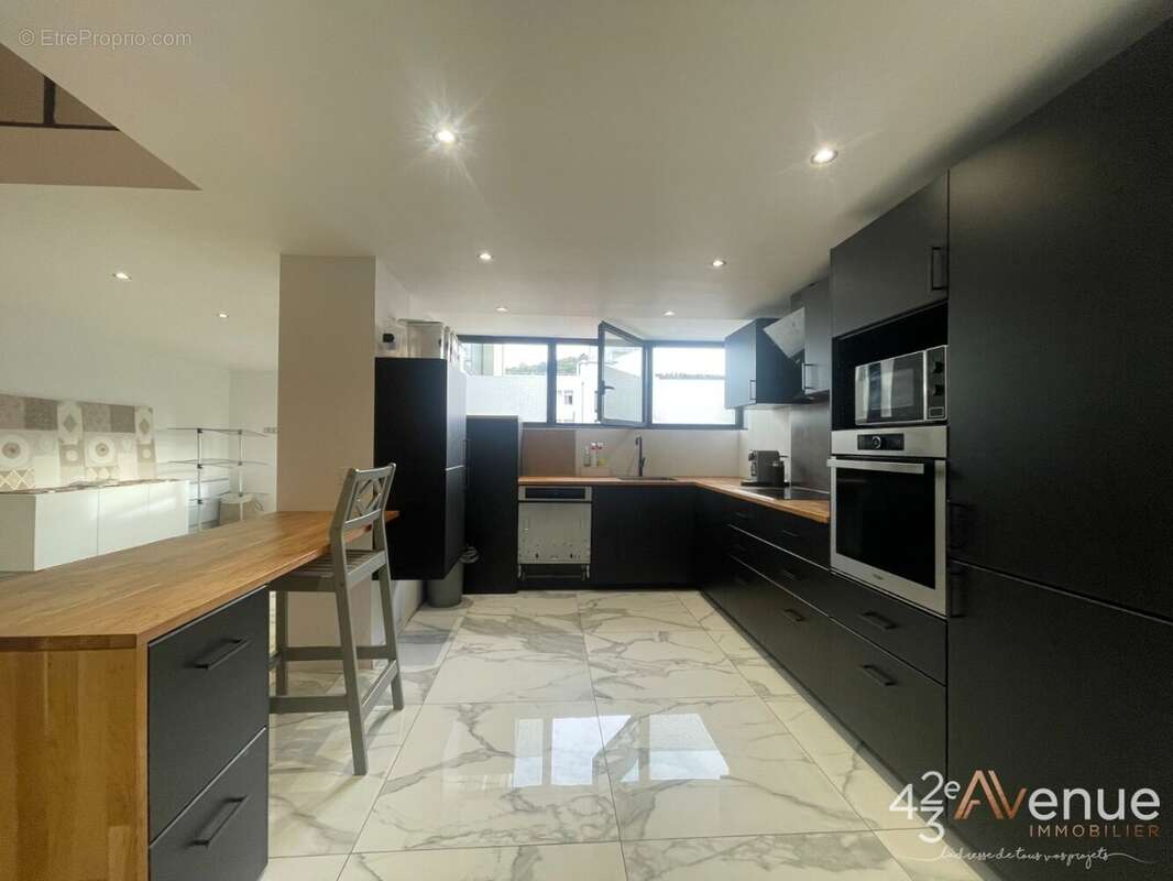 Appartement à SAINT-ETIENNE