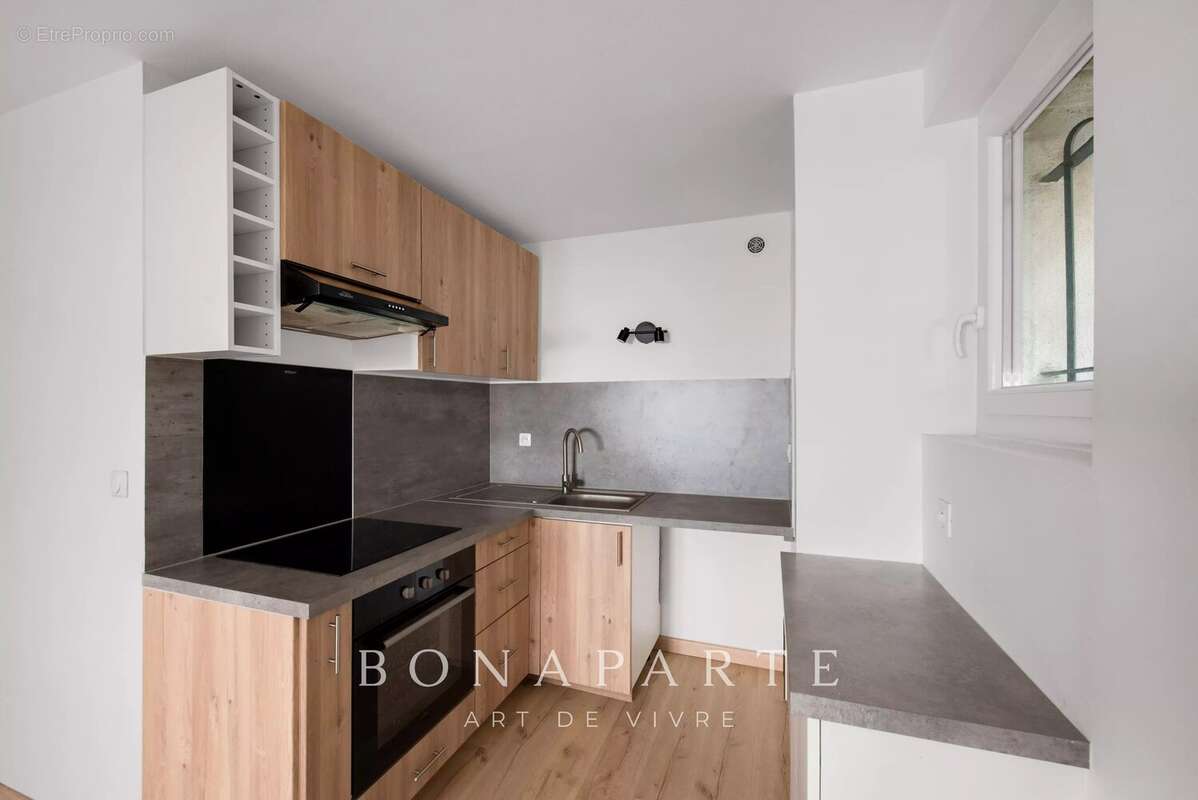 Élégance & charme en plein cœur de ville – Appartement T2 rénové en 2024 - photo 3