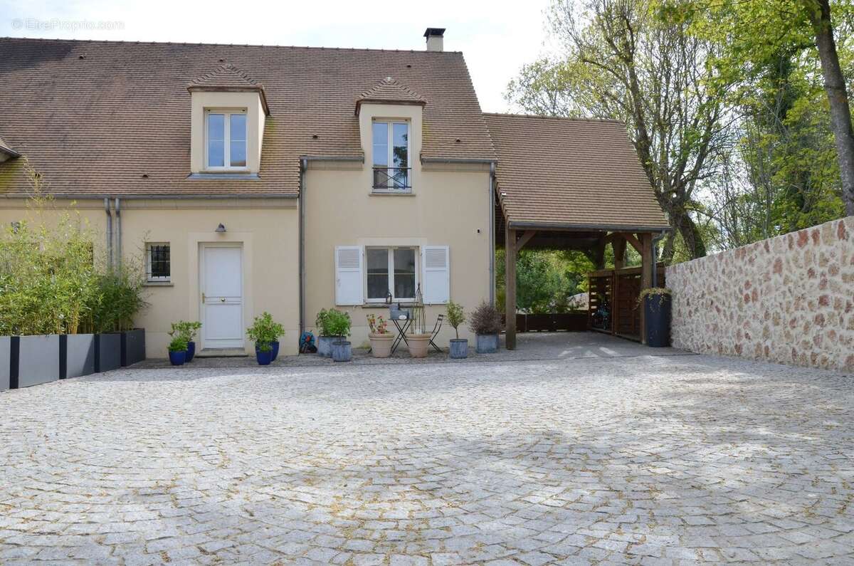 Maison à VILLIERS-LE-BACLE