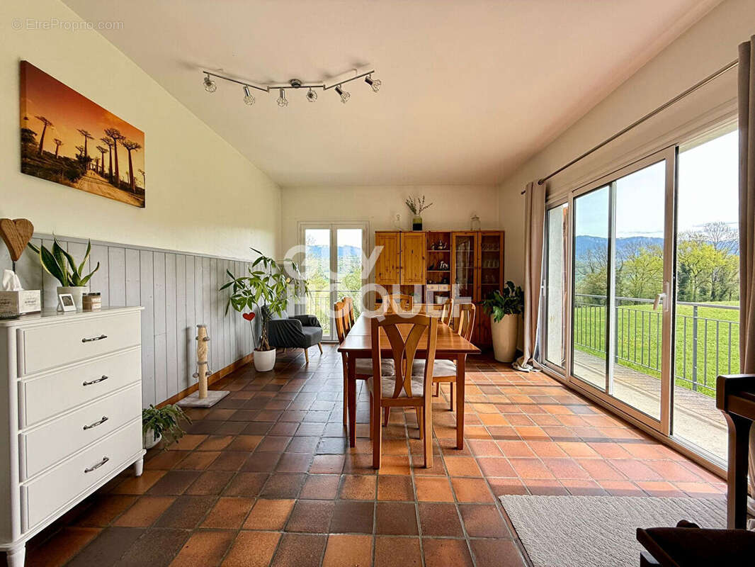 Appartement à ALBENS
