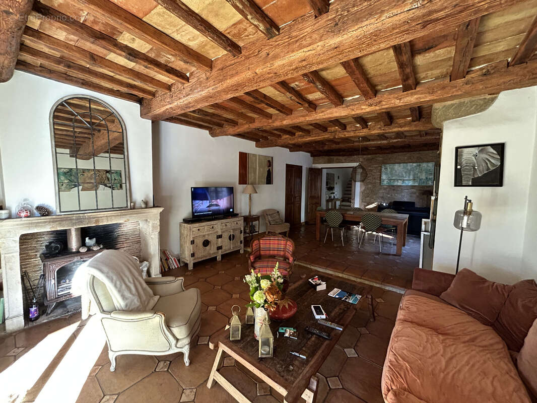 Maison à SAINT-QUENTIN-LA-POTERIE