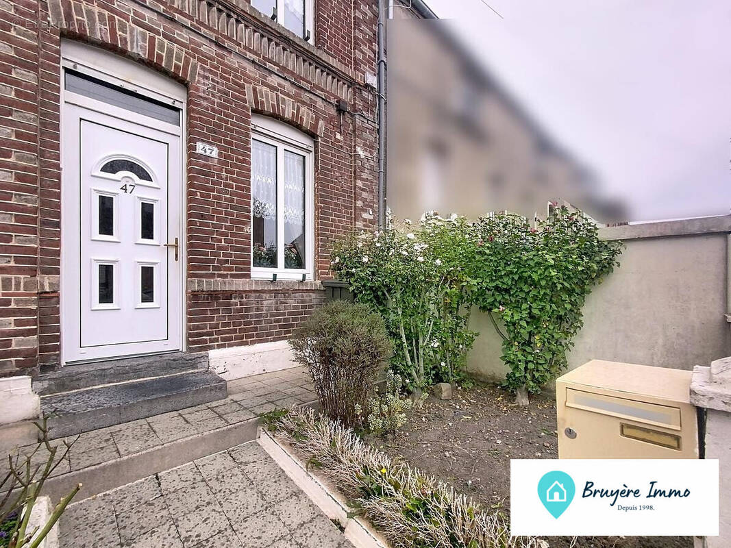 Maison à PONT-SUR-SAMBRE