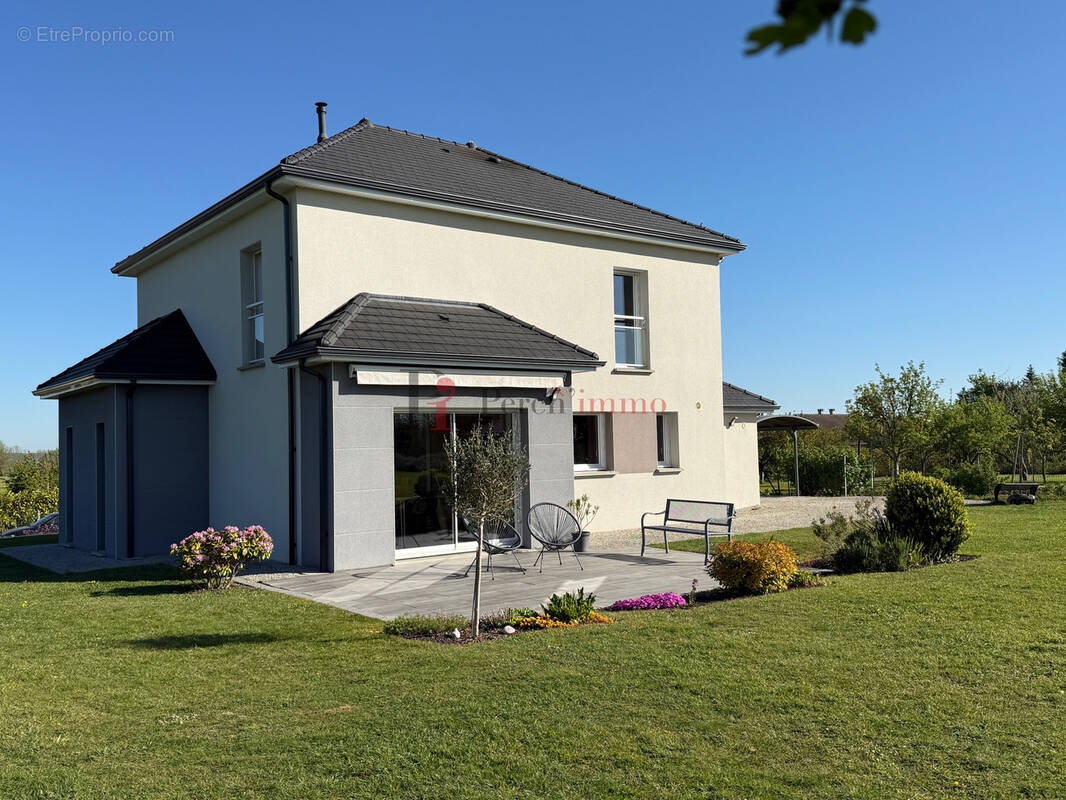 Maison à LE MELE-SUR-SARTHE