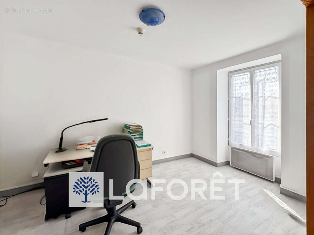 Maison à SAINT-GENIS-DE-SAINTONGE