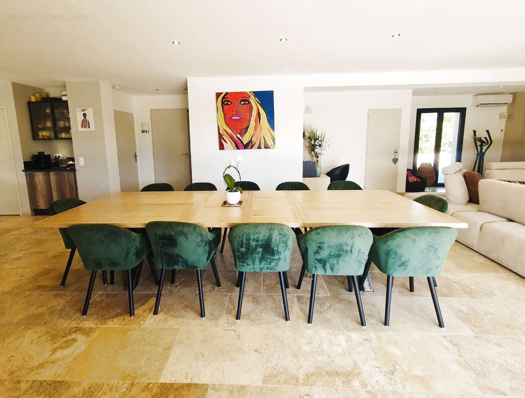 Maison à PLAN-DE-LA-TOUR