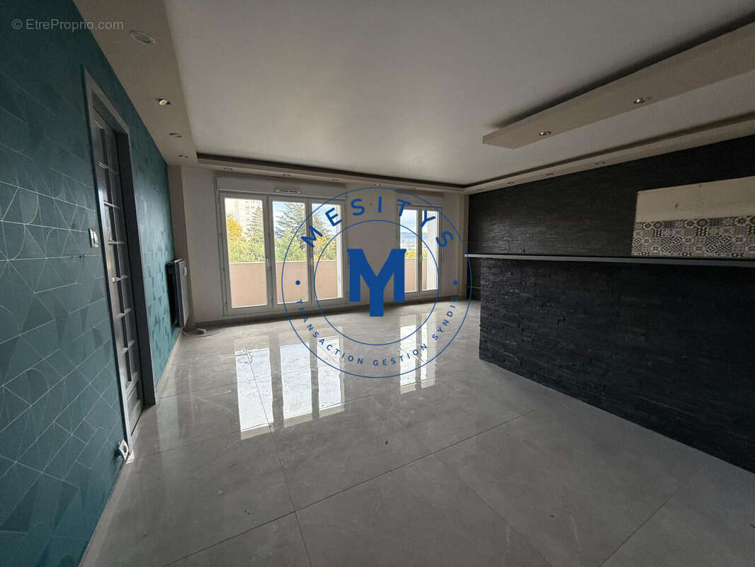 Appartement 80 m² à Saint-Etienne  - photo 5