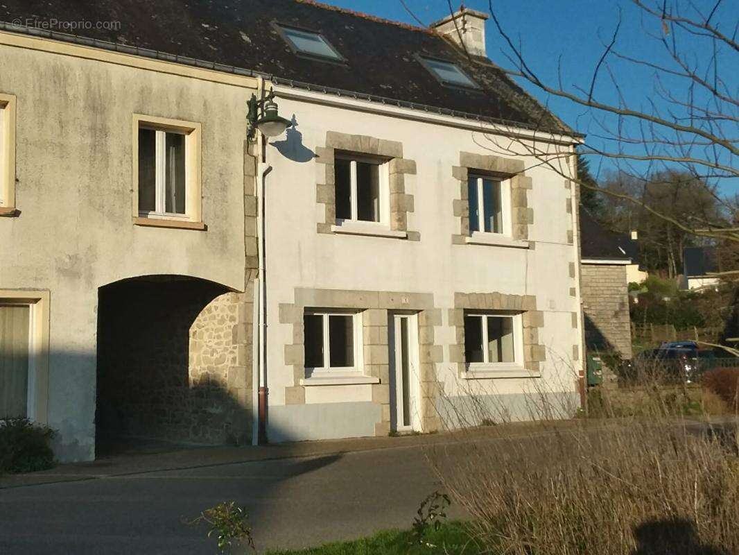 Appartement à GUERN