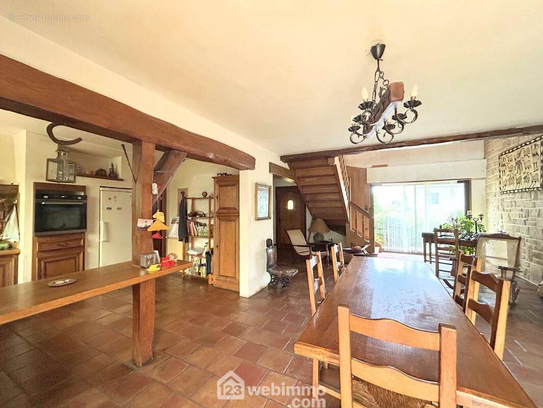 Maison à TREDREZ-LOCQUEMEAU