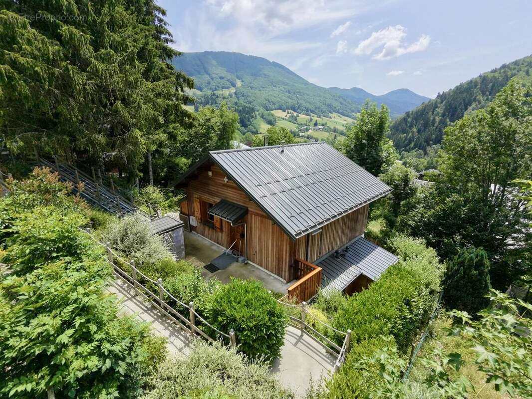 Chalet rénové en deux appartements - photo 4