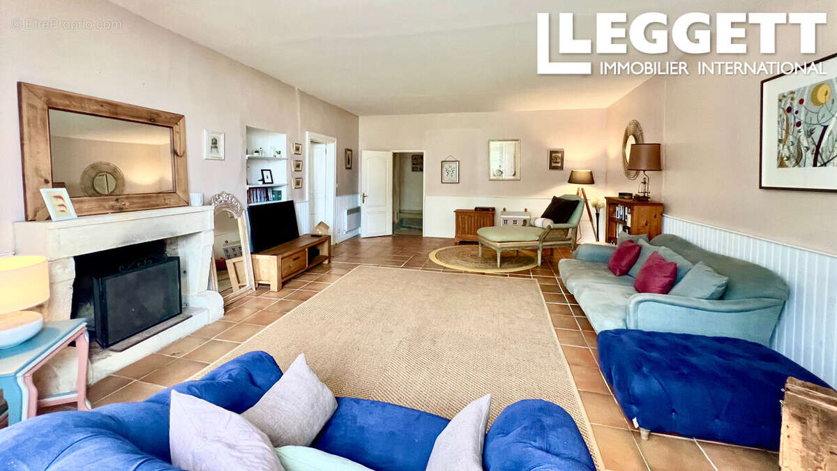 Maison à CHENAC-SAINT-SEURIN-D'UZET