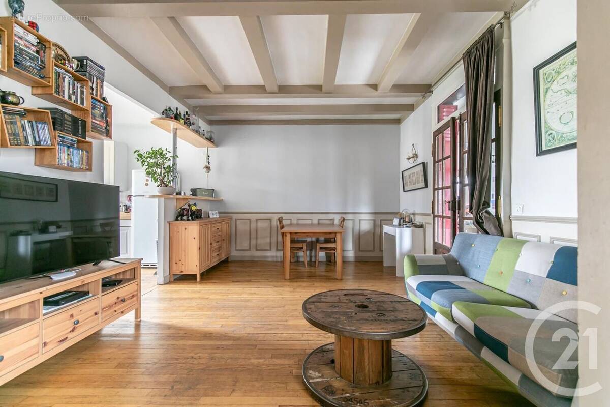 Maison à SAINT-MAUR-DES-FOSSES