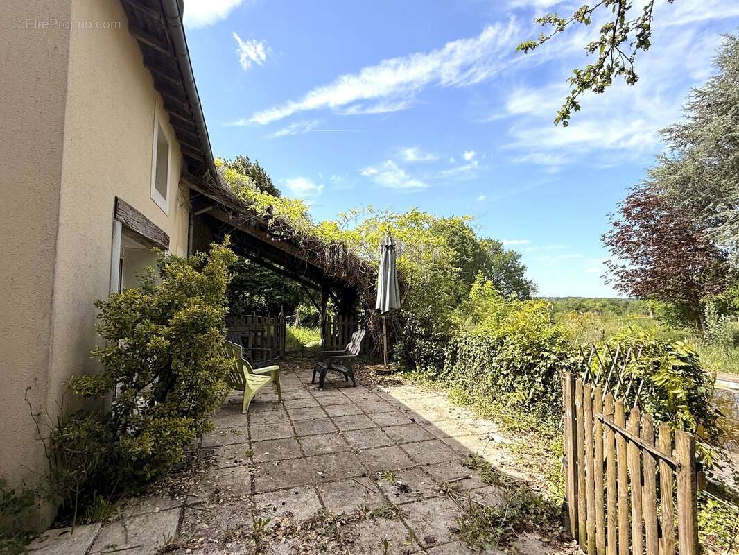 Maison à PEYRAT-DE-BELLAC