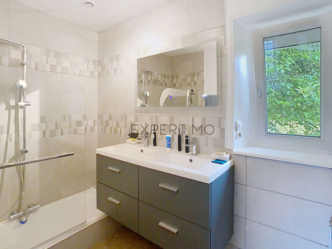 Maison entierement renovee ! - photo 13