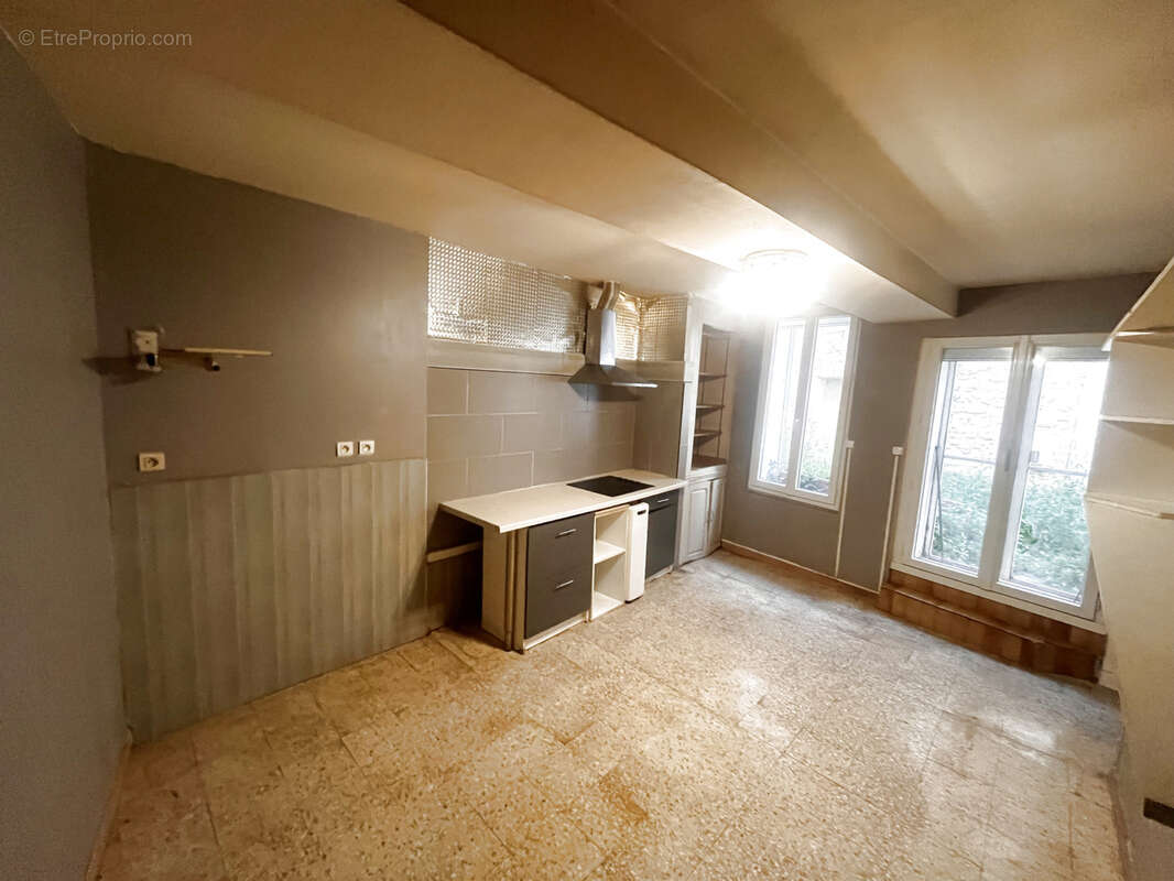 Appartement à MAUGUIO