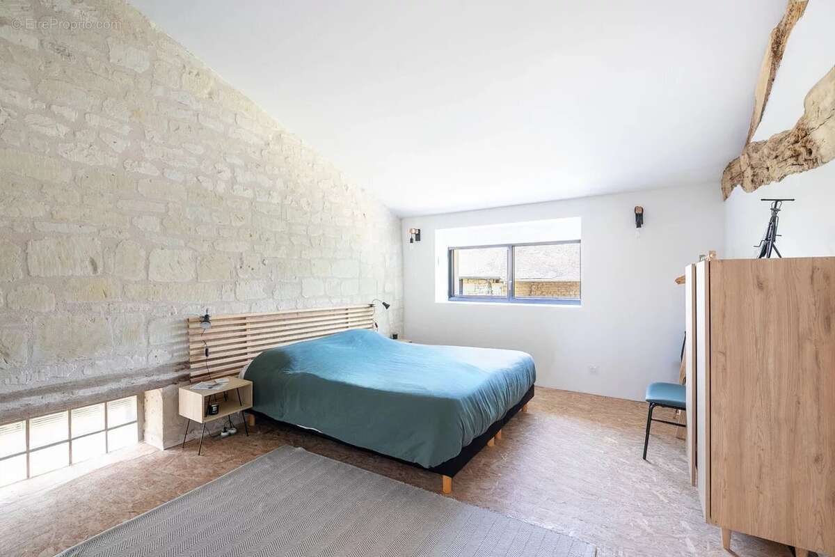 À découvrir – Maison en pierre rénovée à Ranton - photo 7
