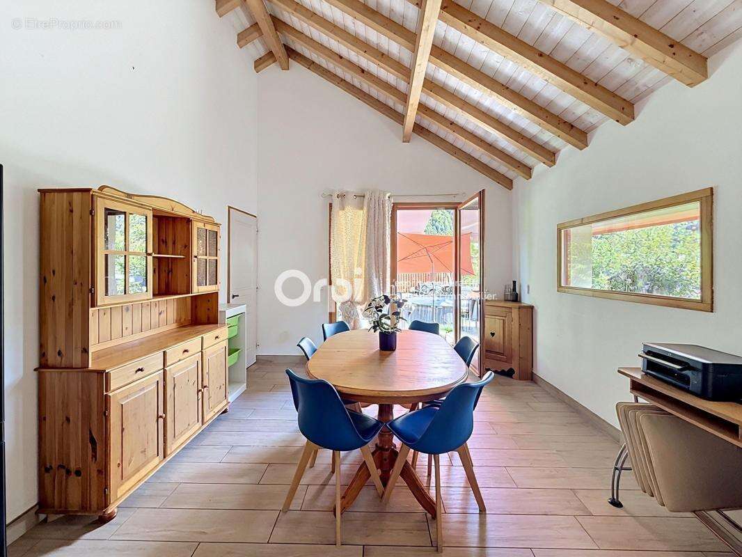 Maison à MONTHION