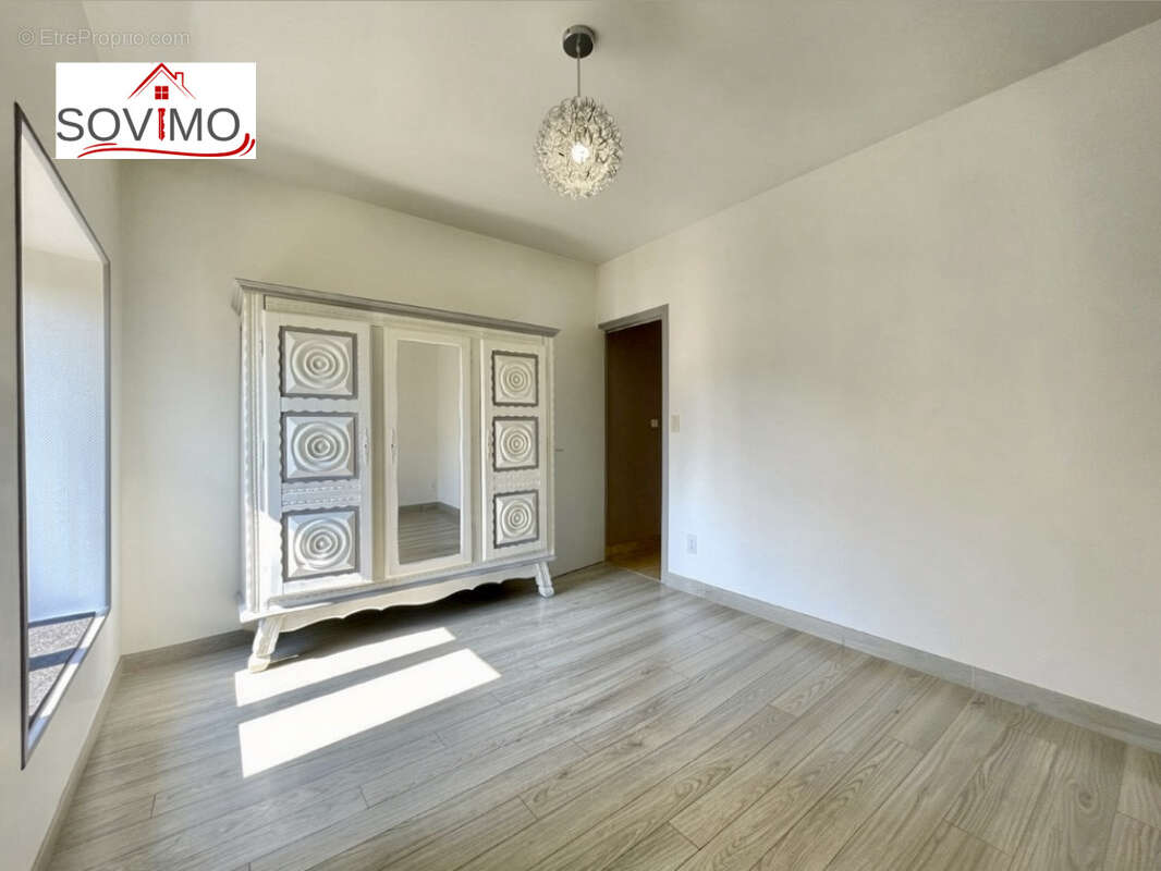 Laissez vous seduire par cette maison de campagne en pierre, nichée sur 3,41 ha en bord de rivière - photo 13