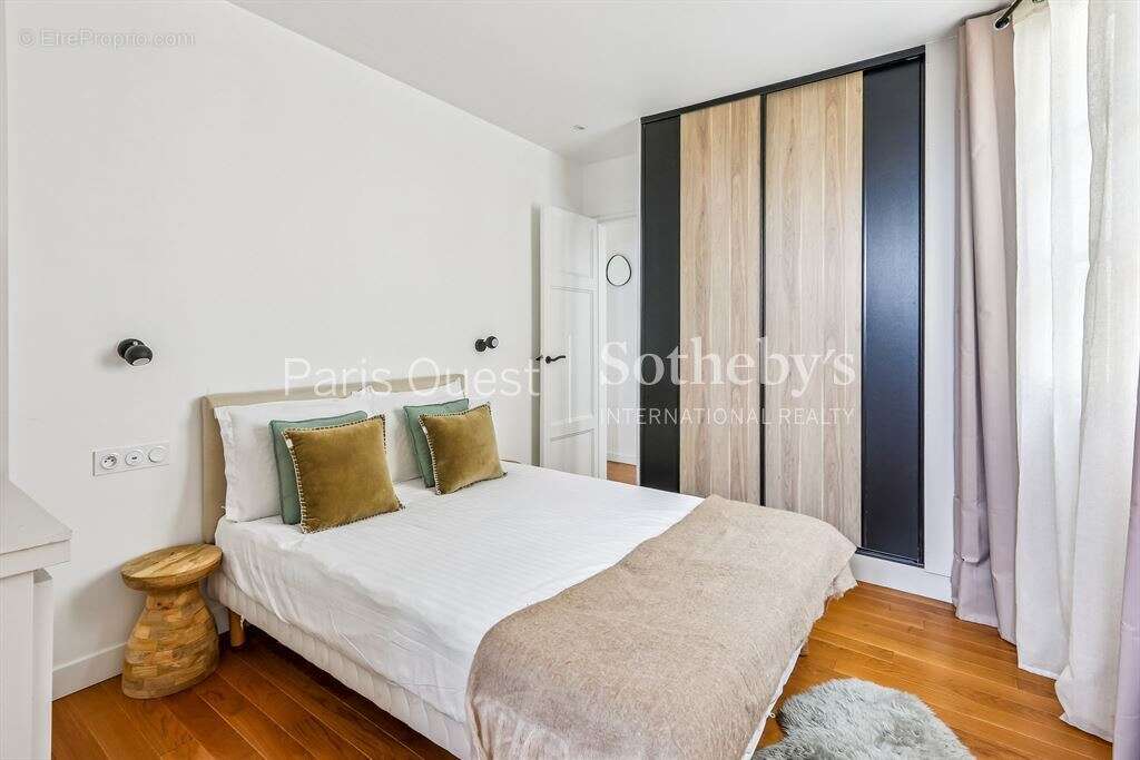 Appartement à NEUILLY-SUR-SEINE