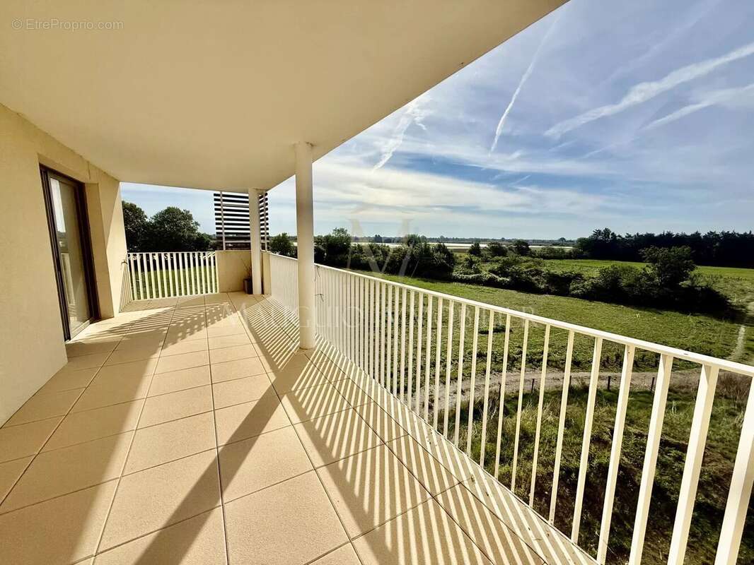 Appartement à MAUGUIO
