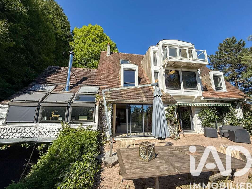 Maison 293 m² à Mont-Saint-Aignan  - photo 2
