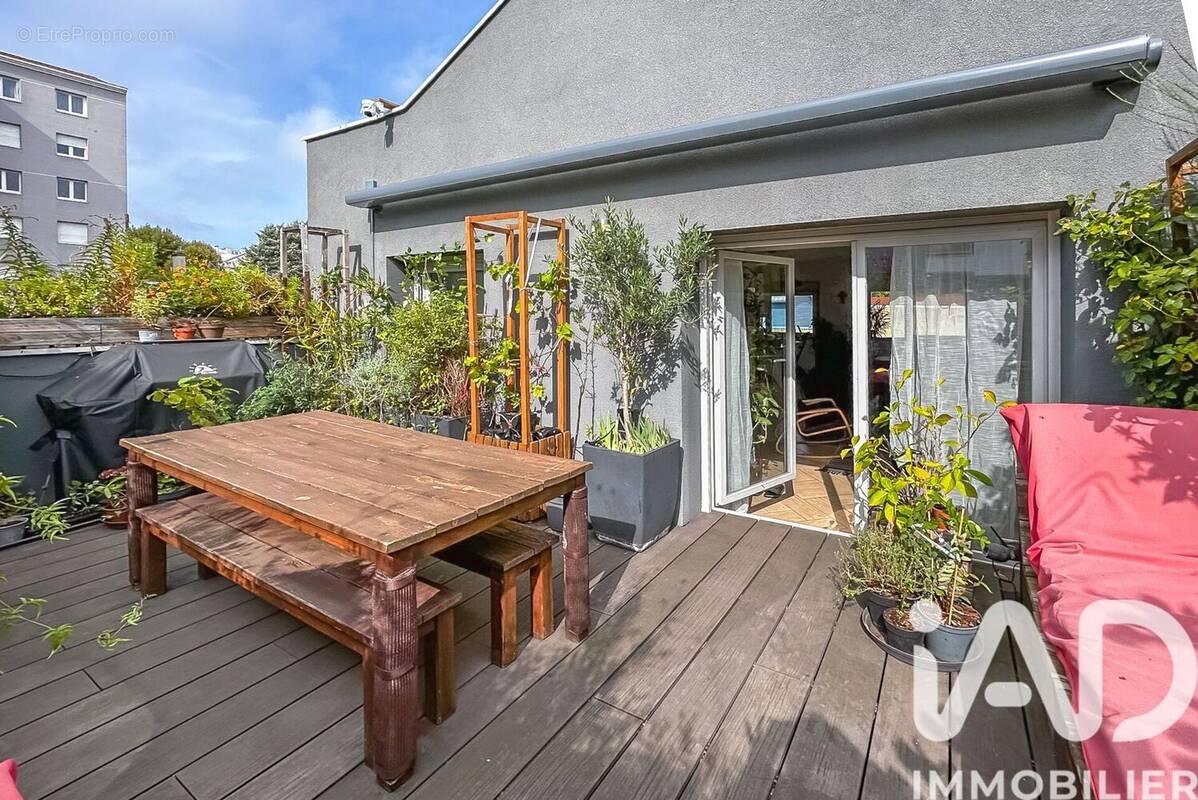 Photo 1 - Appartement à VILLEURBANNE