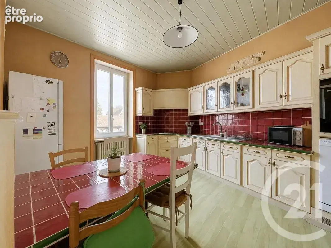 Maison 7 pièces 180 m² à vendre à Grigny (69520) - photo 9