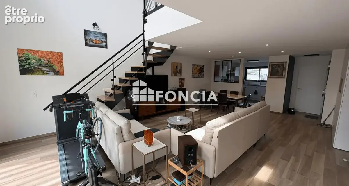 Maison de 2019 en parfait état avec jardin et garage - photo 3