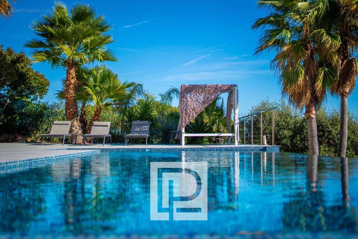 Maison à MANDELIEU-LA-NAPOULE