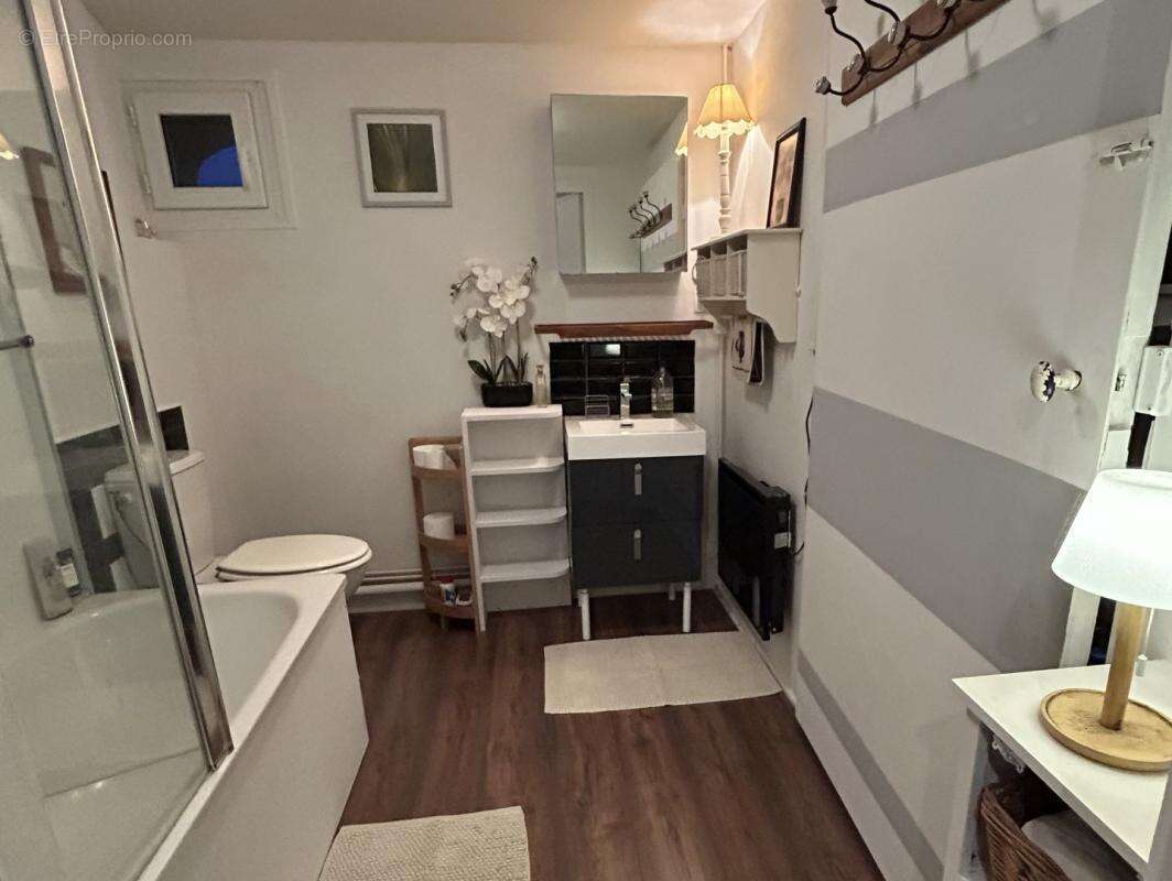 Maison à SAINT-DENIS-DU-PIN