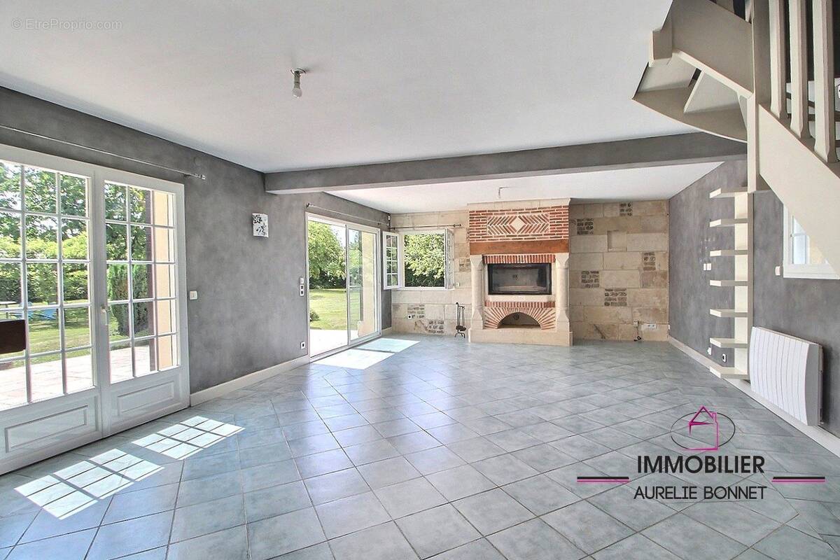 Maison 129 m² à Pont-L'eveque  - photo 3