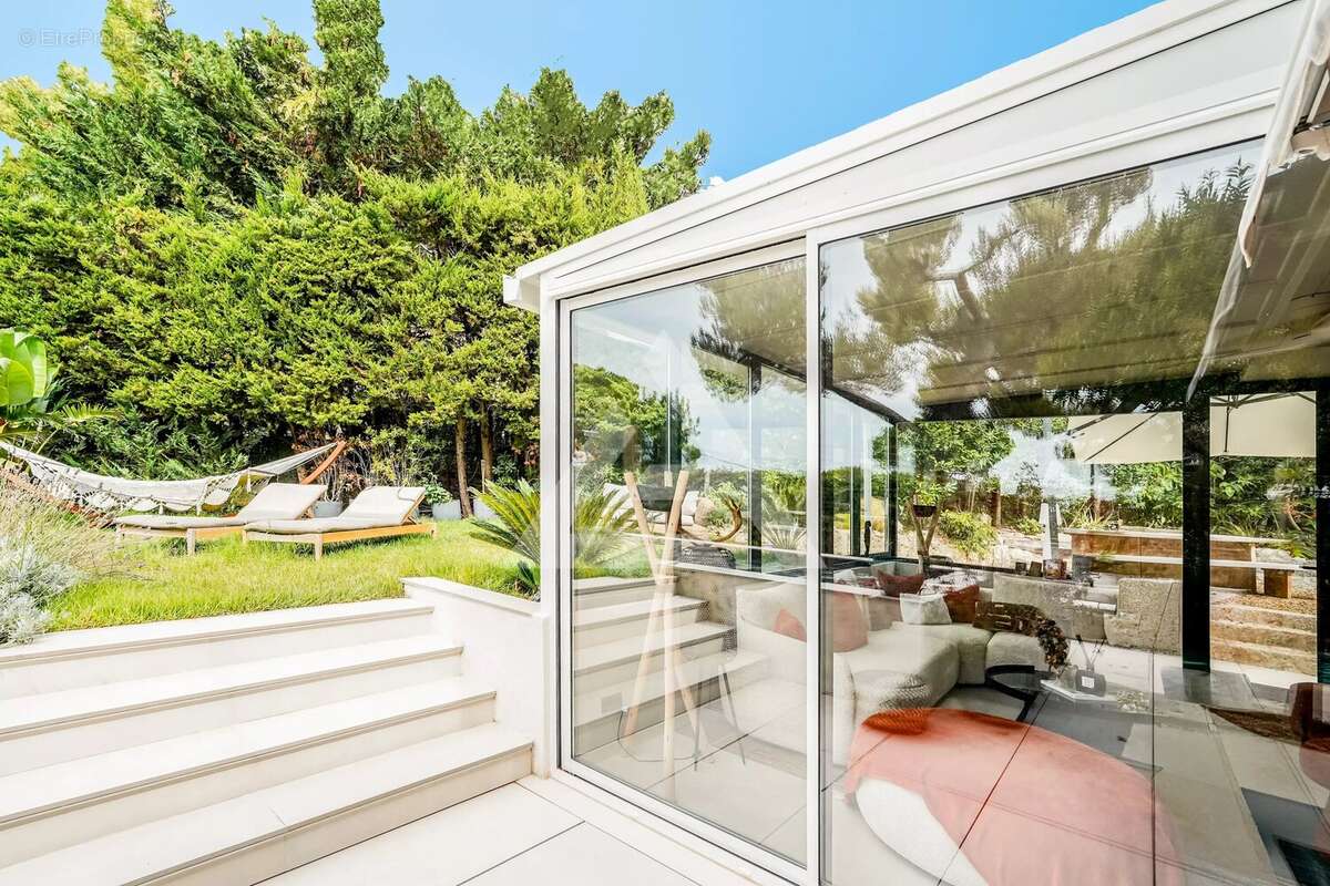 Roquebrune cap martin - 3 pieces - piscine et jardin privatif - cave et parking - photo 4