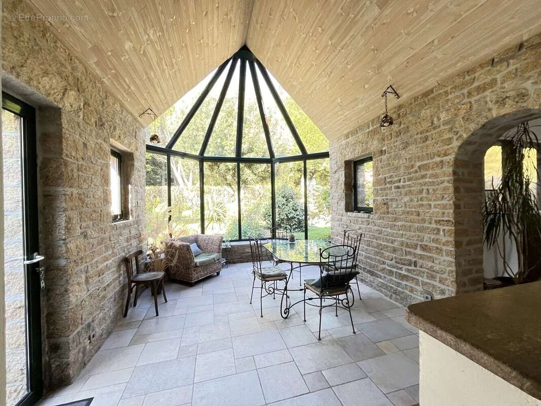 Maison à SAINT-ETIENNE-DE-MONTLUC