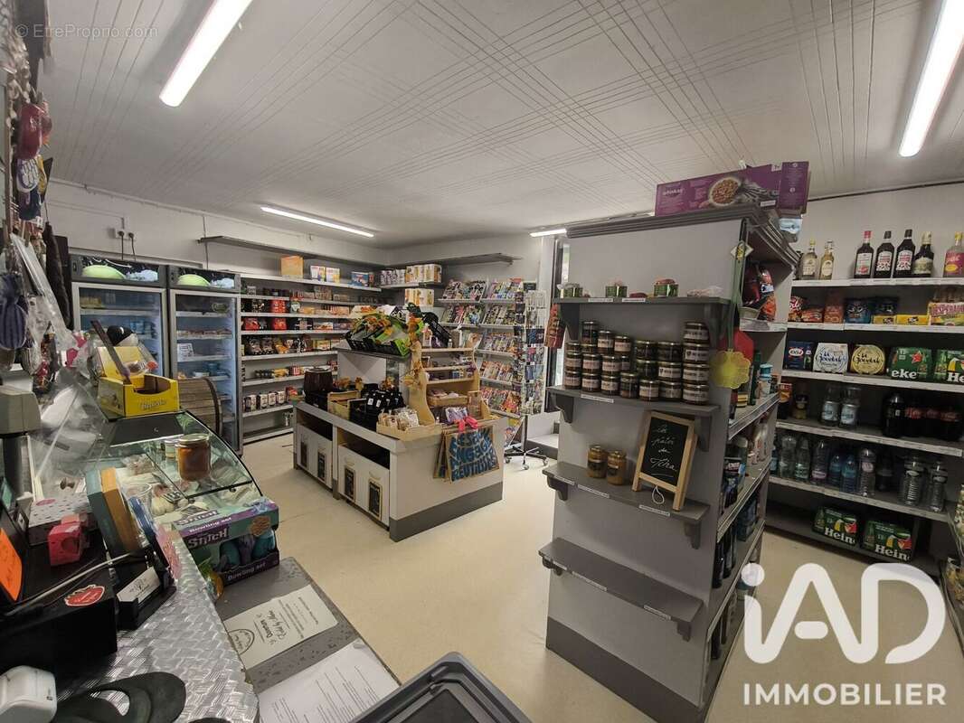 Commerce 43 m² à Revest-Du-Bion  - photo 2