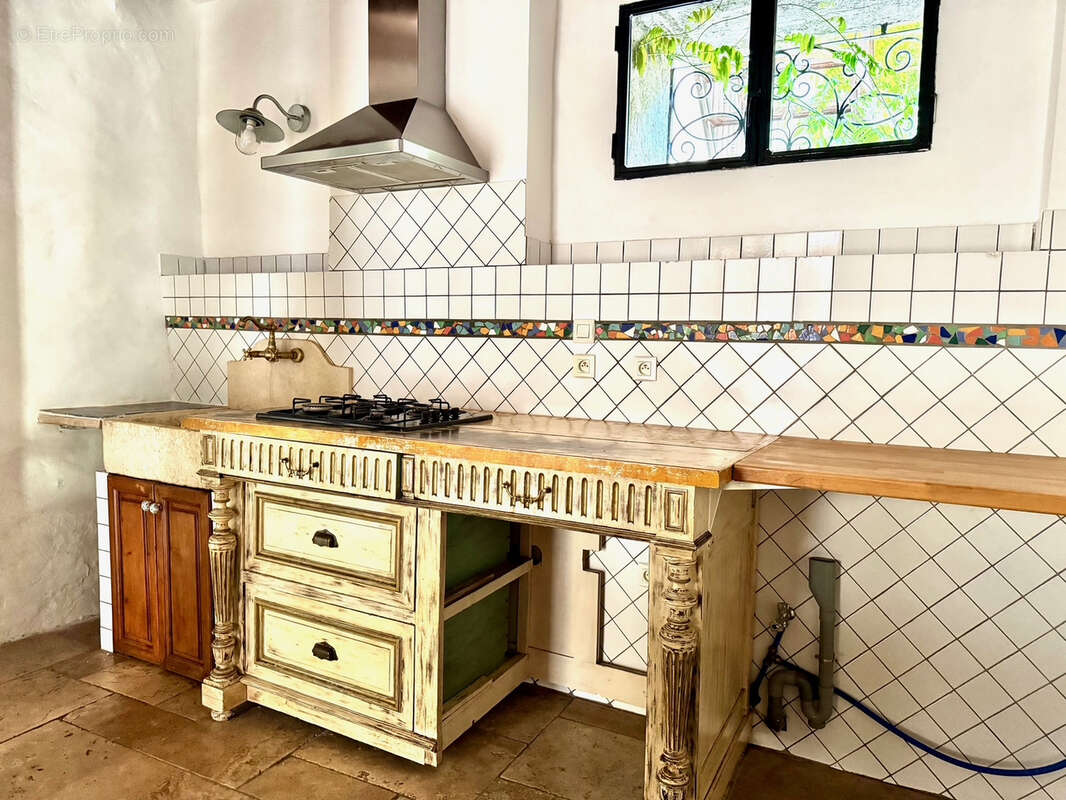 Maison à SAINT-LAURENT-DES-ARBRES