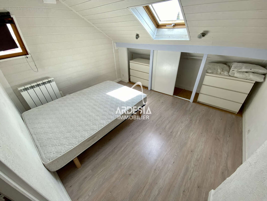 Appartement à SAINT-JULIEN-MONT-DENIS