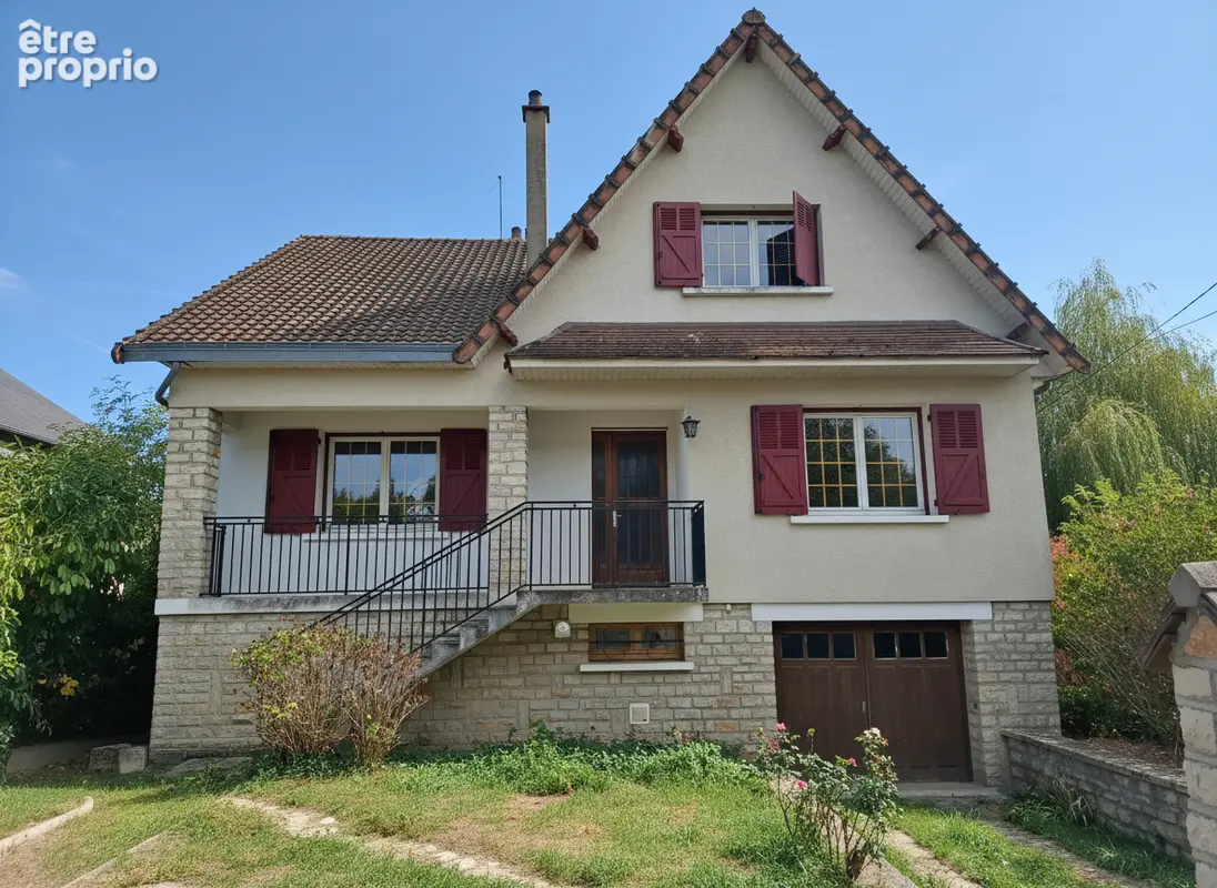 Maison Saint Amand Montrond 11 pièce(s) - photo 1