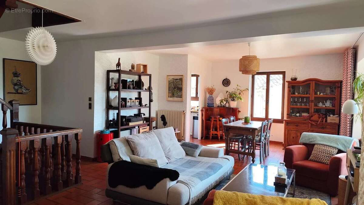 Maison à MEZEL